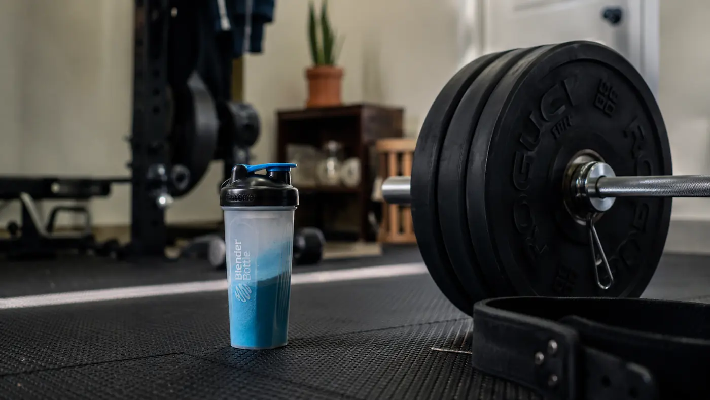 BCAA vs EAA Powder: Which One Actually Speeds Recovery
